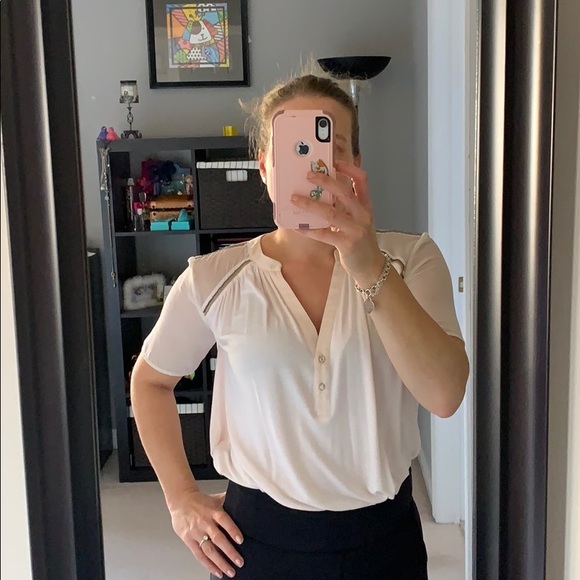 Very Pretty Juicy Couture Shirt - Picture 10 of 10